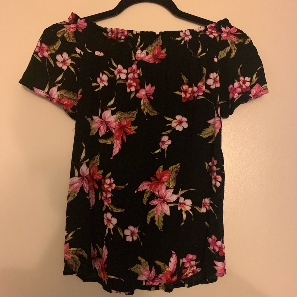Off the shoulders shirt